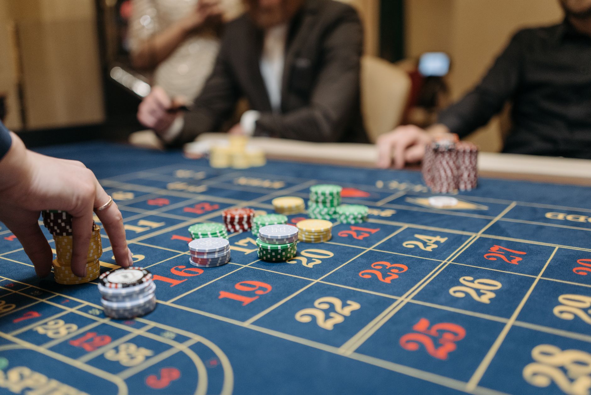 10 Essential Tips for Navigating a Casino Experience